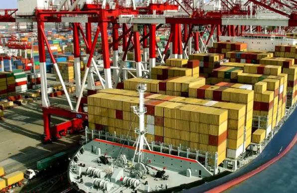 新加坡成為一個(gè)國際貿(mào)易重鎮(zhèn)