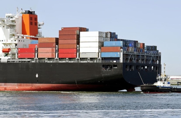 貨代公司是貨物運輸的中間商，扮演著連接生產商和消費者之間的橋梁