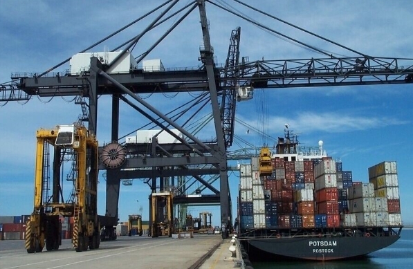 貨代物流在推動經(jīng)濟(jì)發(fā)展、促進(jìn)國際貿(mào)易方面發(fā)揮著重要作用