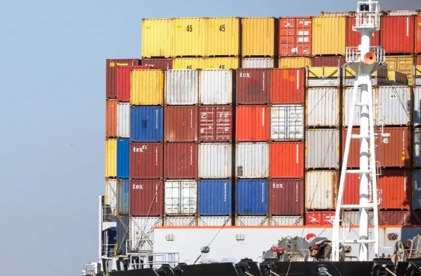 在全球經(jīng)濟一體化的背景下，上海國際物流的重要地位愈發(fā)凸顯