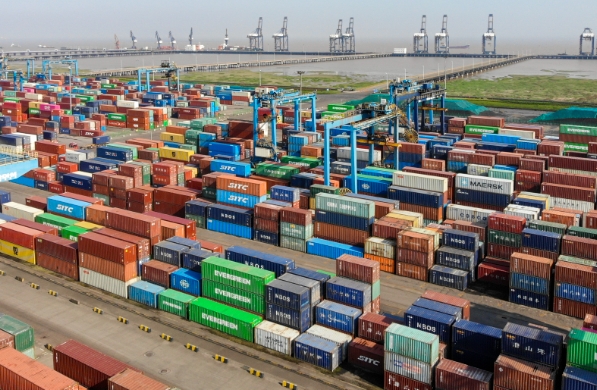 隨著國(guó)際貿(mào)易的不斷發(fā)展，貨代行業(yè)也面臨著諸多挑戰(zhàn)