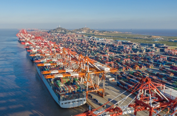 盡管上海貨代公司在行業(yè)中具有一定的優(yōu)勢，但也面臨著不少挑戰(zhàn)