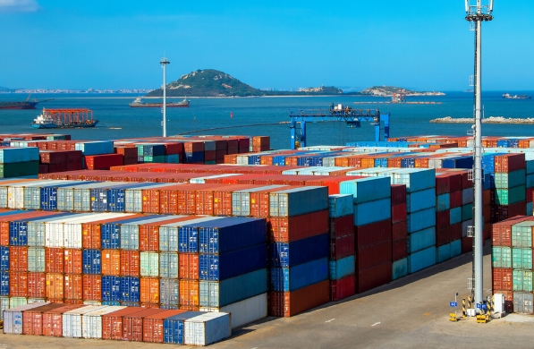 國際物流是推動全球經濟一體化、促進世界和平與繁榮的重要引擎